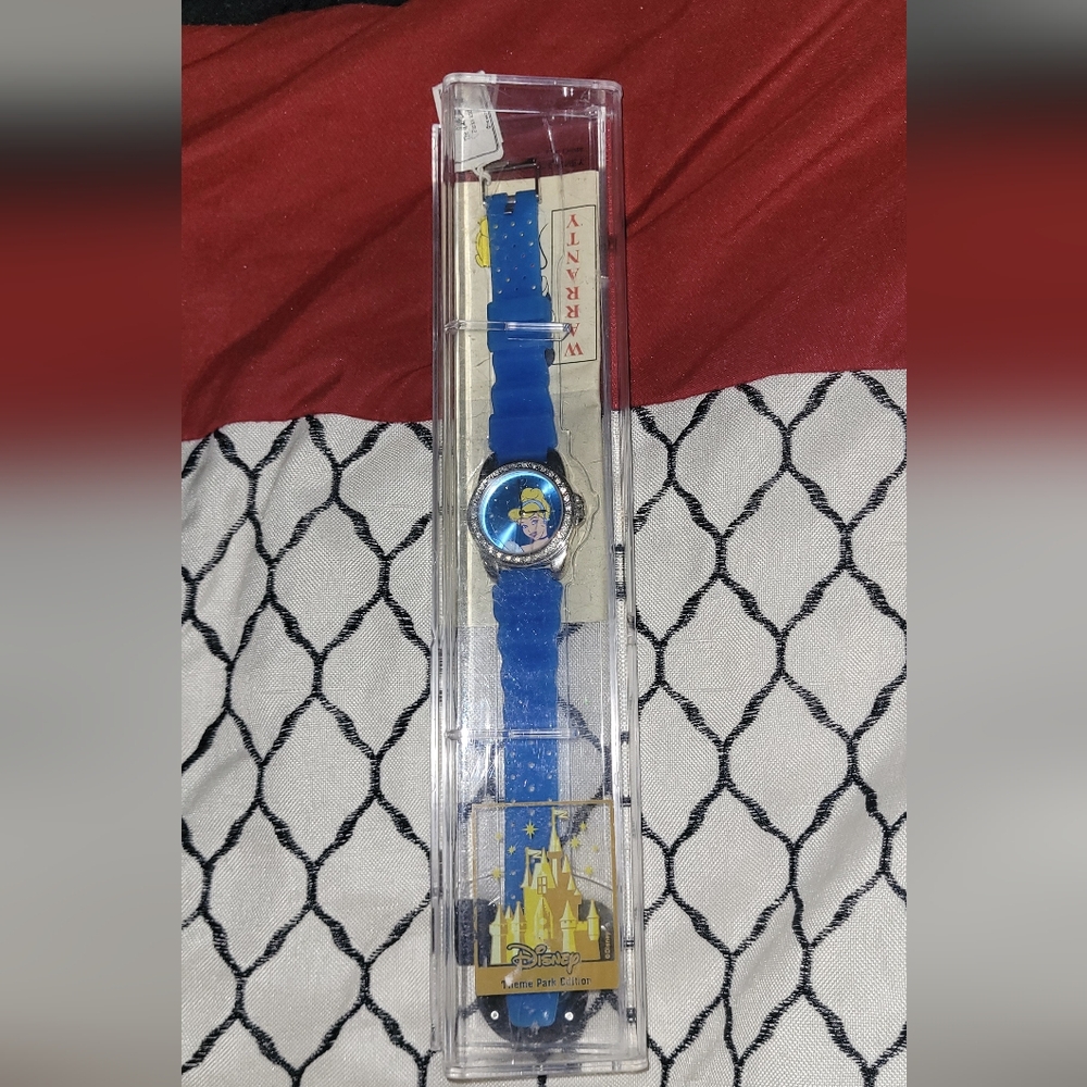 NEW RAREDisney Women's CINDERELLA  Princess Watch FROM THE CASTLE @ DISNEY IN FL